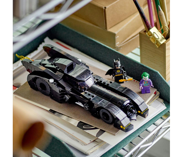 LEGO Outlet DC Batman 76224 Batmobil™: Pościg Batmana™ za Jo - 1558168 - zdjęcie 12